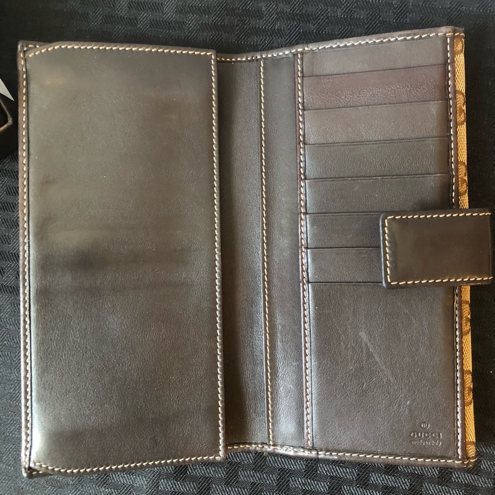 Gucci Long Wallet With Box. In Pristine Condition! - image 6